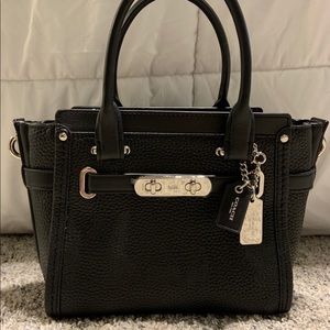 NWT Coach purse !!